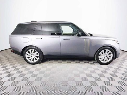Used 2024 Land Rover Range Rover SE AWD/4WD image 4