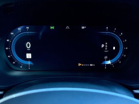 Used 2022 Volvo XC60 B5 R-Design image 4