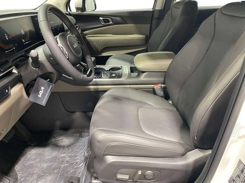 New 2026 Kia Carnival FWD image 14