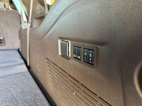 Used 2021 GMC Yukon XL SLT w/ Rear Media and Nav Package image 24