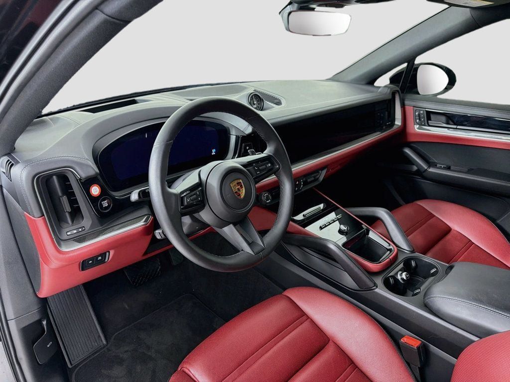 Certified 2024 Porsche Cayenne Coupe AWD/4WD image 4
