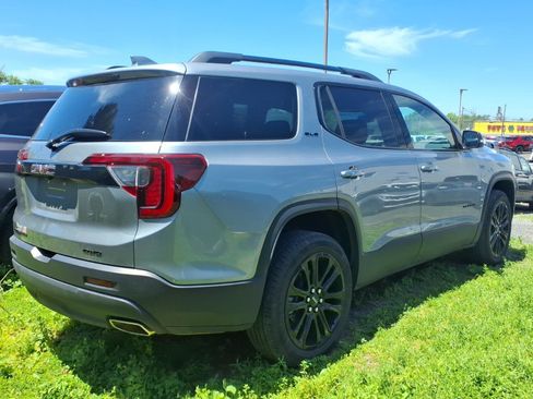 Used 2023 GMC Acadia SLE w/ Driver Convenience Package AWD/4WD image 4