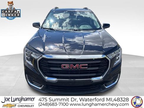 Used 2023 GMC Terrain SLE w/ Driver Convenience Package FWD image 9