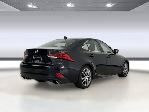Used 2019 Lexus IS 300 w/ Accessory Package RWD image 9