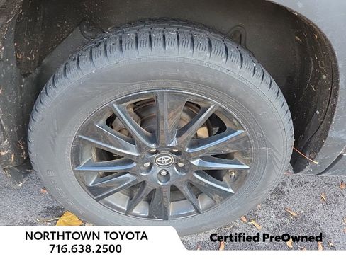 Used 2019 Toyota Highlander XLE image 5