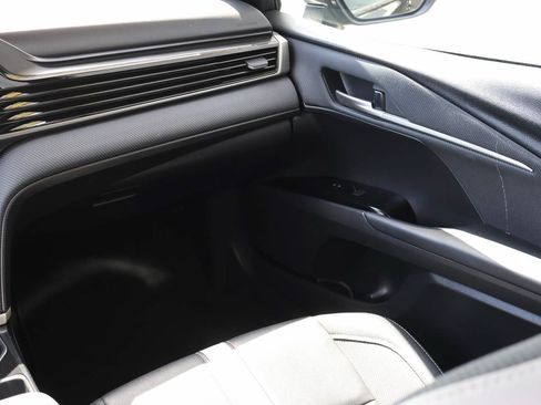 Used 2025 Toyota Camry SE FWD image 16