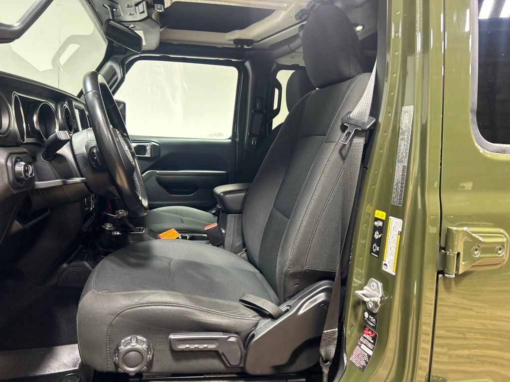 Used 2021 Jeep Gladiator Sport AWD/4WD image 8
