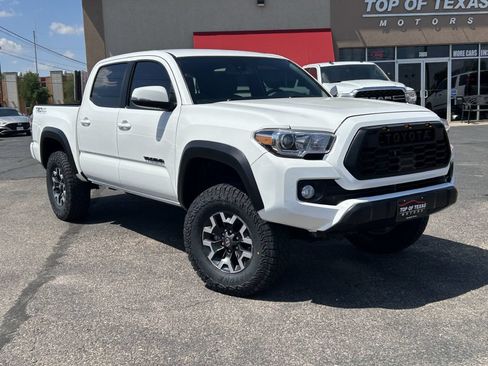 Used 2022 Toyota Tacoma TRD Off-Road w/ Technology Package AWD/4WD image 2