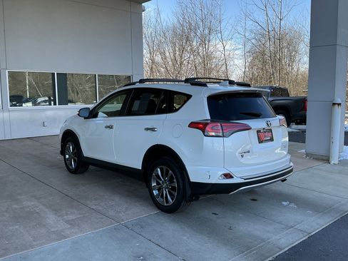 Used 2018 Toyota RAV4 Limited image 20