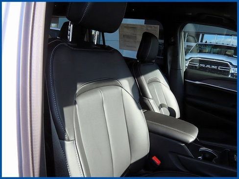 New 2025 Jeep Grand Cherokee L Limited image 9