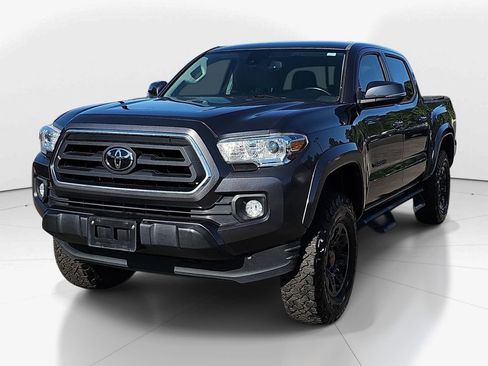 Used 2022 Toyota Tacoma SR5 w/ Technology Package image 10