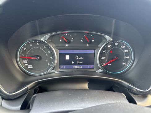 Used 2022 Chevrolet Equinox RS w/ Infotainment Package image 12