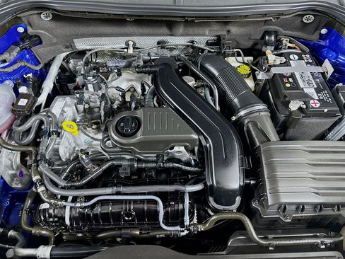 Used 2022 Volkswagen Taos SE image 32