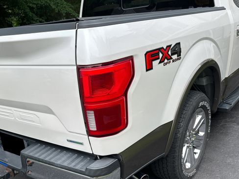 Used 2018 Ford F150 Lariat w/ Equipment Group 502A Luxury AWD/4WD image 9