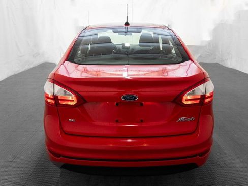 Used 2015 Ford Fiesta SE image 5