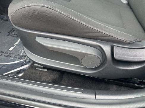 Used 2023 Hyundai Elantra SEL w/ Convenience Package FWD image 11