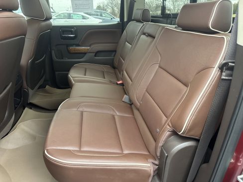 Used 2015 Chevrolet Silverado 1500 High Country w/ High Country Premium Package image 9