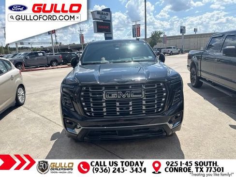 Used 2025 GMC Yukon Denali Ultimate w/ LPO, Illumination Package AWD/4WD image 3