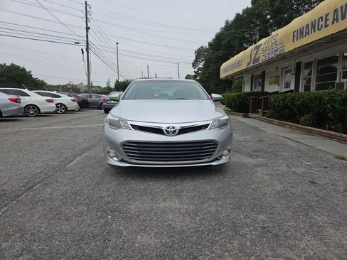 Used 2013 Toyota Avalon Limited FWD image 2