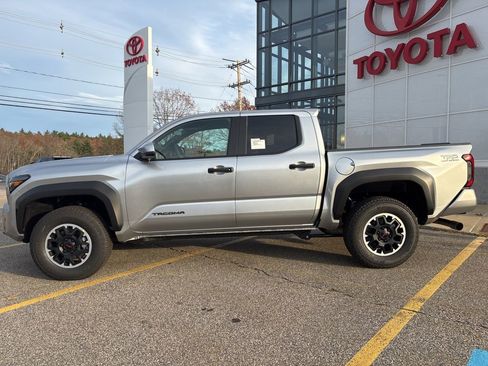 New 2025 Toyota Tacoma TRD Off-Road image 3