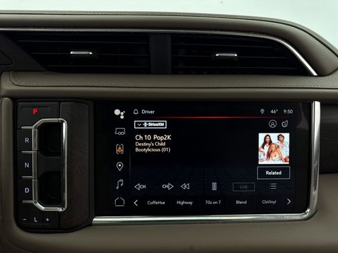 Used 2023 GMC Yukon Denali w/ Denali Reserve Package image 5