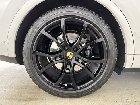 Certified 2023 Porsche Cayenne Turbo AWD/4WD image 16