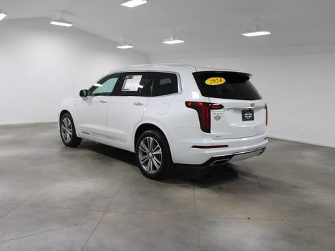 Used 2024 Cadillac XT6 Premium Luxury image 7