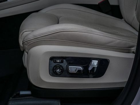 Used 2023 BMW X7 M60i w/ Executive Package AWD/4WD image 43