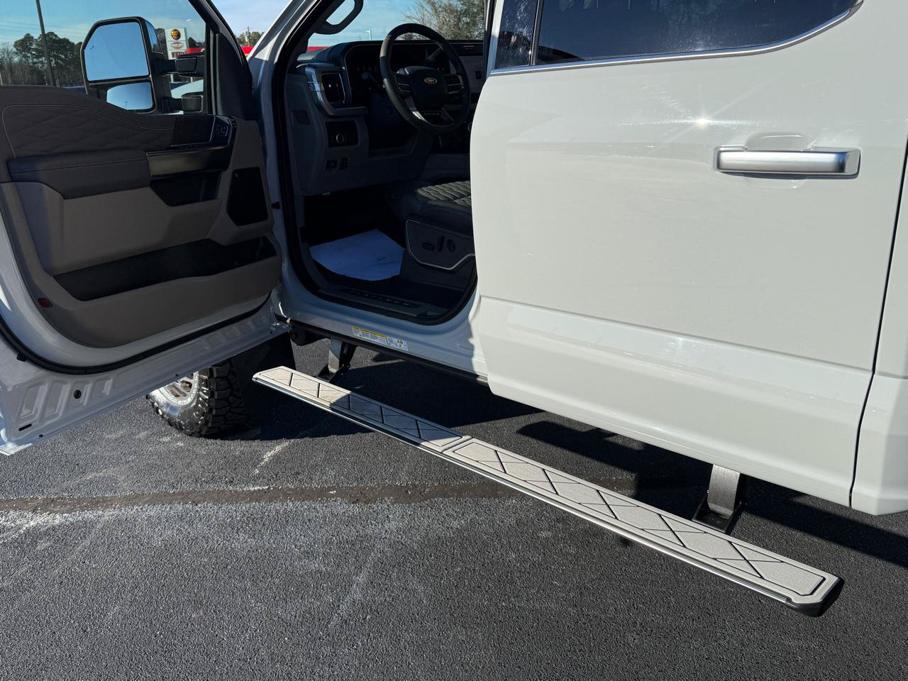 Used 2025 Ford F450 Platinum w/ Platinum Plus Package AWD/4WD image 8