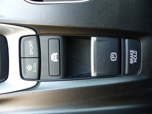 Used 2019 Honda Accord Hybrid image 49