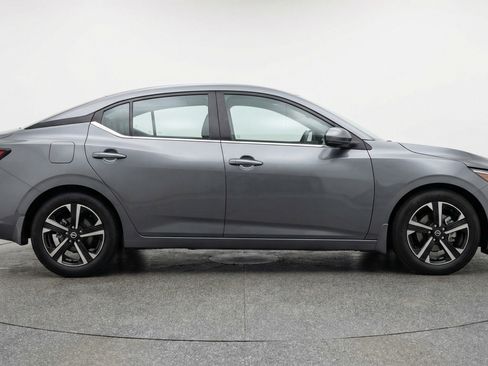 Used 2025 Nissan Sentra SV FWD image 11