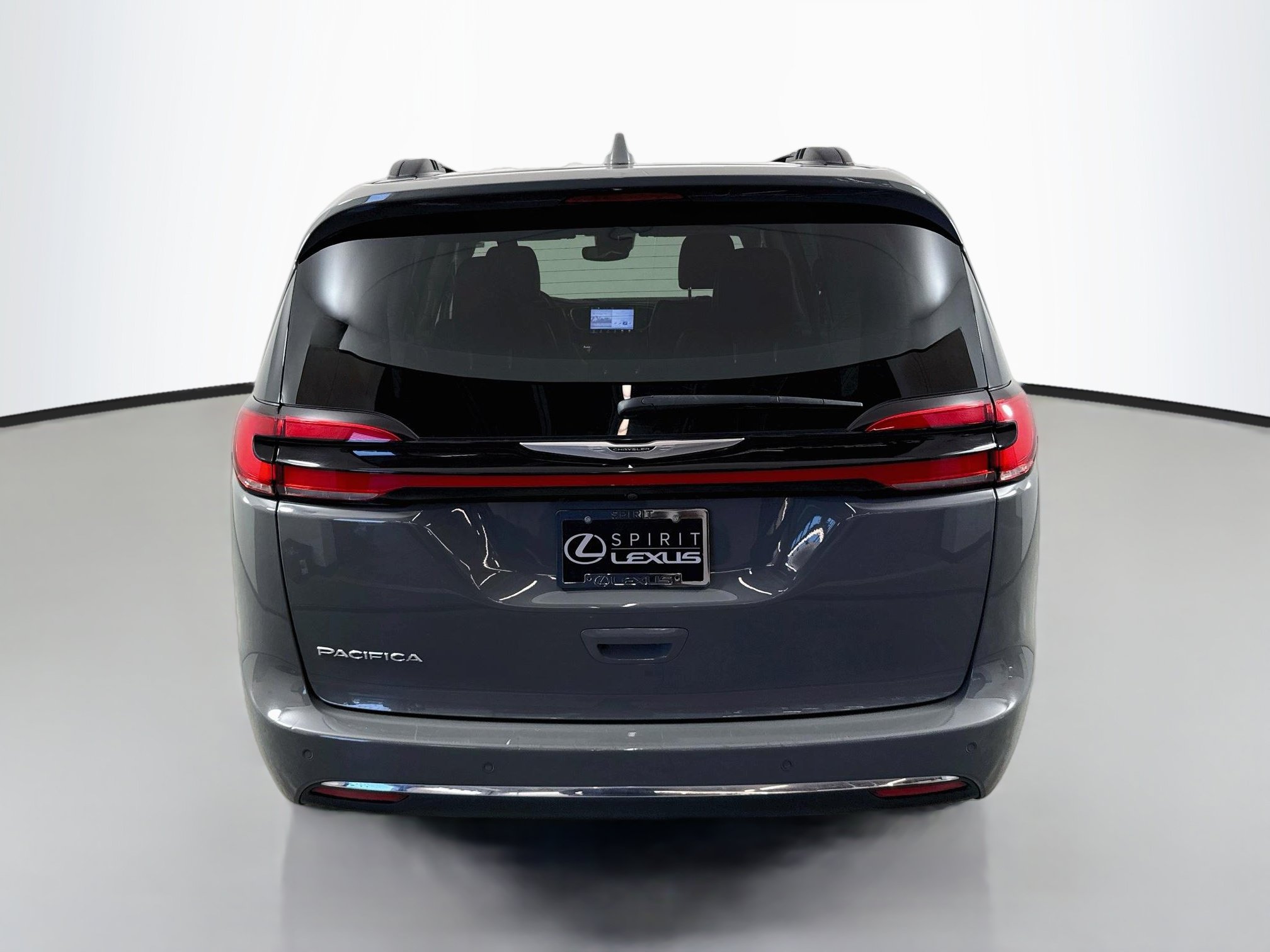 Used 2022 Chrysler Pacifica Touring-L FWD image 6