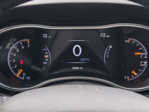 Used 2018 Jeep Grand Cherokee Altitude image 15