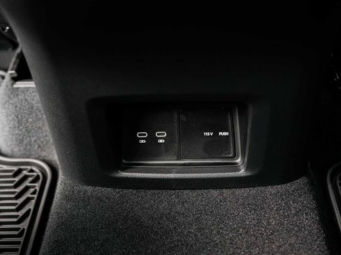 New 2025 Volkswagen Atlas SE image 37