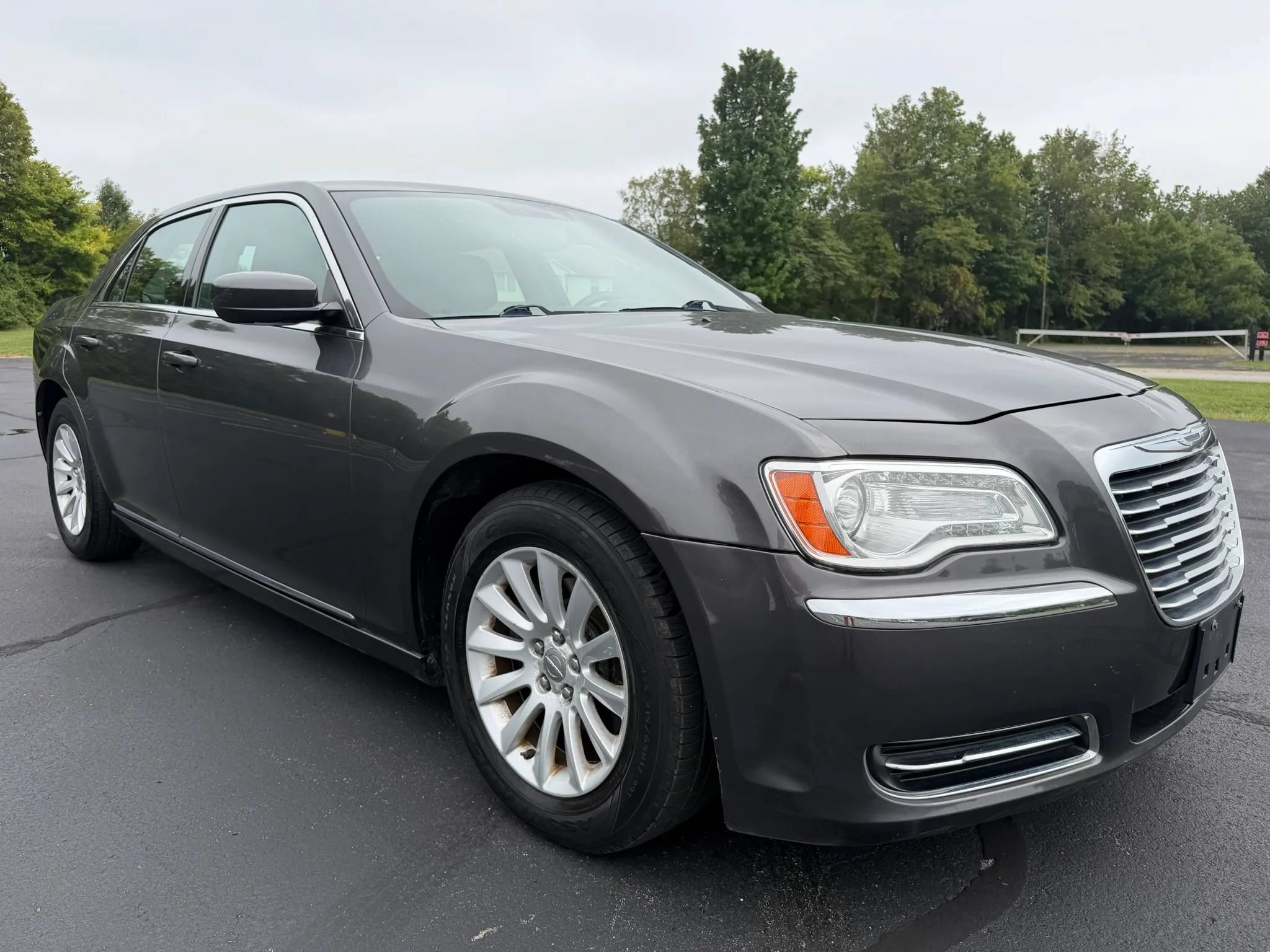 Used 2013 Chrysler 300 RWD image 8