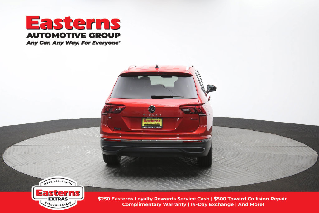 Used 2023 Volkswagen Tiguan SE AWD/4WD image 36