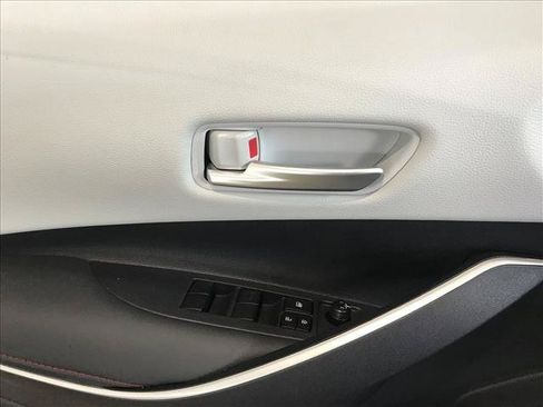 Used 2025 Toyota Corolla SE FWD image 12