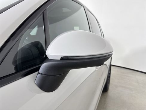 Certified 2025 Porsche Cayenne E-Hybrid image 12