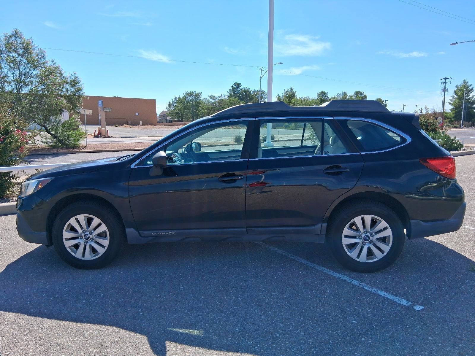 Used 2018 Subaru Outback 2.5i AWD/4WD image 2