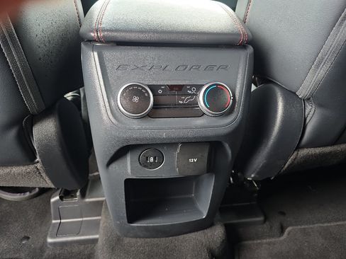 Used 2025 Ford Explorer ST-Line w/ ST-Line Street Pack AWD/4WD image 21