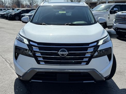 Used 2024 Nissan Rogue SL w/ SL Premium Package image 18