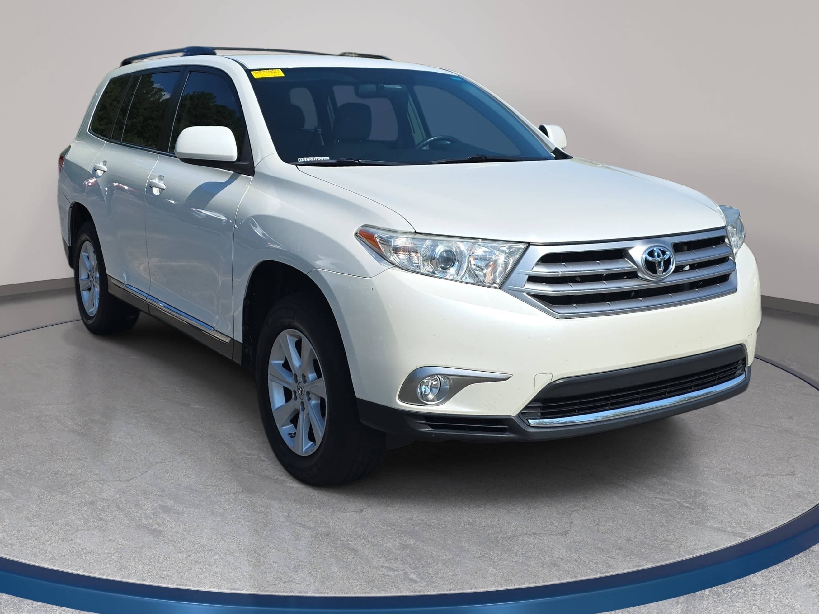 Used 2013 Toyota Highlander Plus FWD image 3