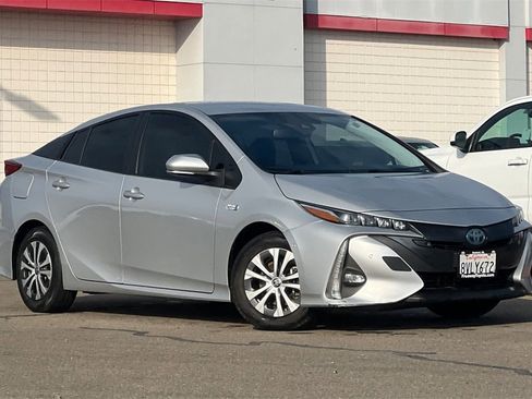 Certified 2021 Toyota Prius Prime Limited w/ Carpet Mat Package (TMS) image 2