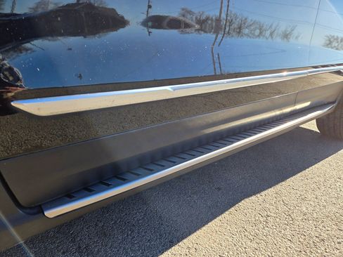 Used 2017 Cadillac XT5 Platinum image 25