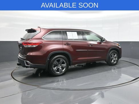 Used 2017 Toyota Highlander Limited Platinum AWD/4WD image 7