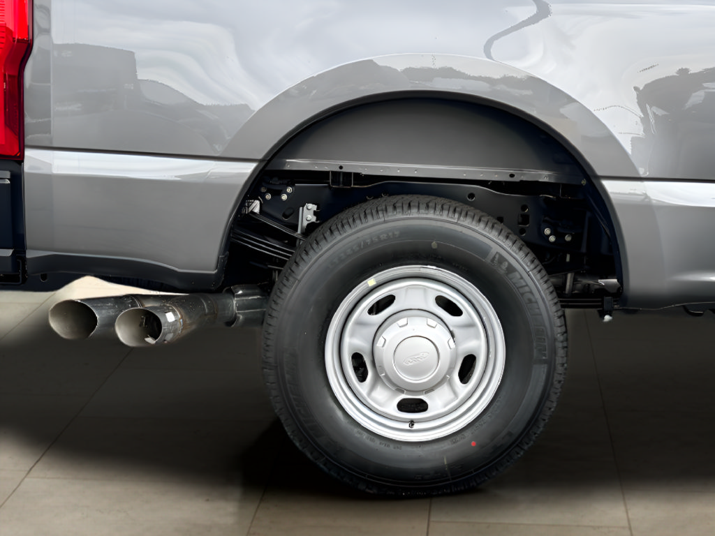 Used 2025 Ford F250 XL RWD image 36
