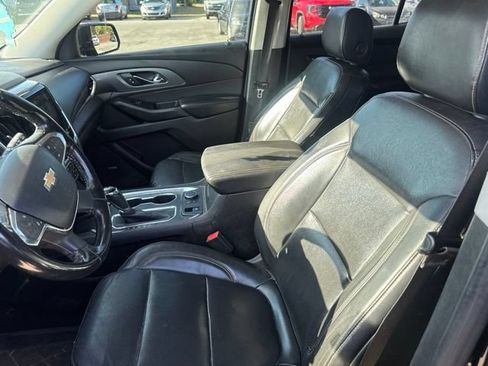 Used 2019 Chevrolet Traverse Premier w/ Driver Confidence II Package FWD image 10