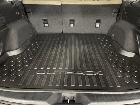 Used 2023 Subaru Outback Limited image 13