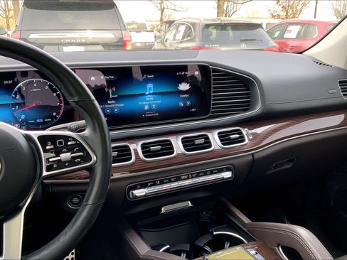 Used 2022 Mercedes-Benz GLS 450 4MATIC image 7