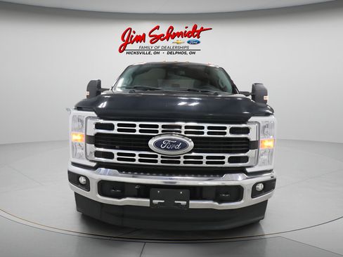 Used 2023 Ford F250 XLT AWD/4WD image 3